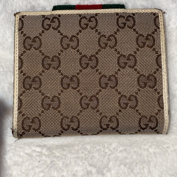 Gg blooms leather wallet Gucci
Beige in Leather - Picture 2 of 13